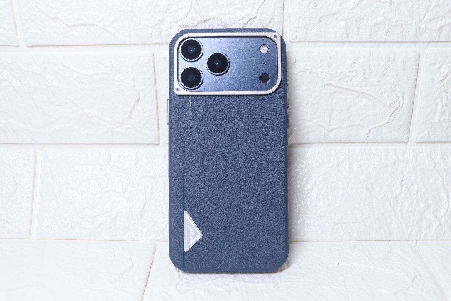 KK Baron Leather — iPhone 17 Pro